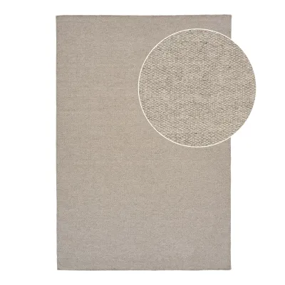 Nila Rug Teppich Handgewebt Dunkler Sand 200x300 cm Nila Rug Teppich, handgewebt, dunkler Sand, 200x300cm. Gemütlich für Schweizer Wohnräume.