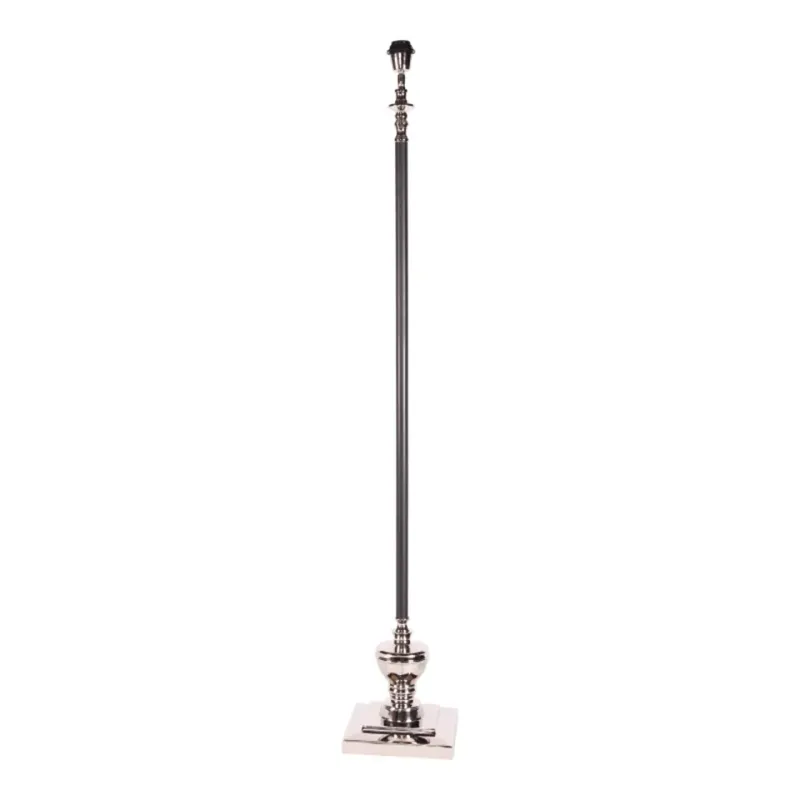 Stehleuchtenfuss Silber Schwarz Aluminium 140 cm Stehleuchtenfuss in Silber und Schwarz, 140cm. Eleganter Stehlampenfuss aus Aluminium für Schweizer Wohnräume.