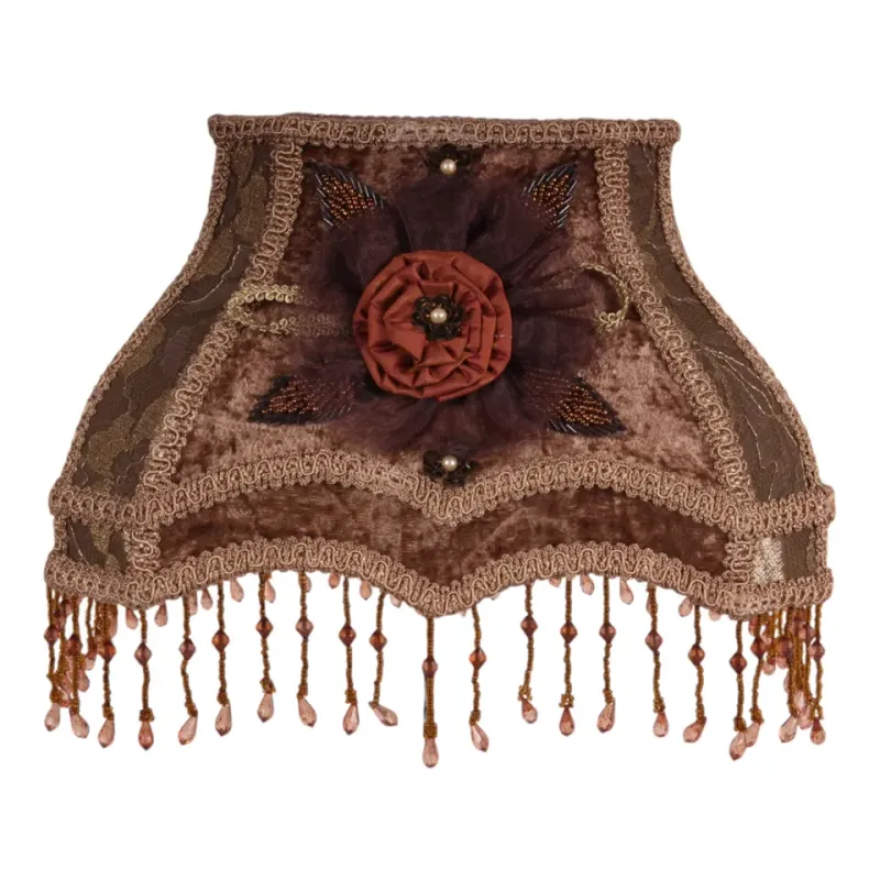 Lampenschirm Victorian Rechteckig Goldbraun Samt Fransen 31x24 cm Rechteckiger Samt-Lampenschirm Victorian in Goldbraun mit Stoffrose & Perlenfransen, 31x24cm. Barocker Blickfang fürs Zuhause