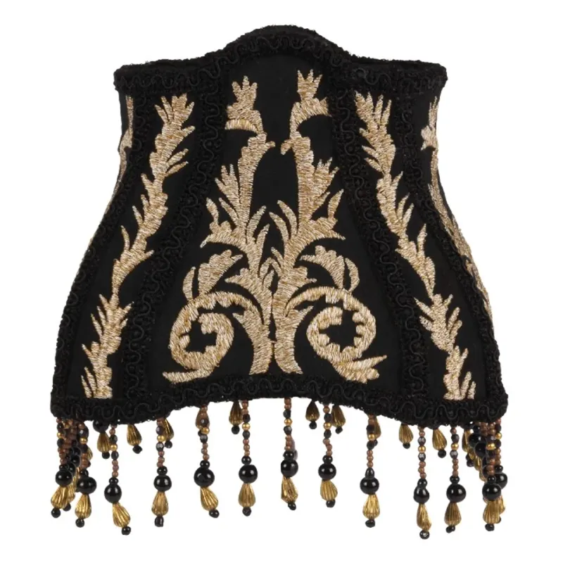 Lampenschirm Victorian Schwarz Gold Stickerei Fransen 20x15 cm Schwarzer viktorianischer Lampenschirm mit Goldstickerei & Perlenfransen, 20x15cm. Edler Barock-Akzent fürs Schweizer Zuhause
