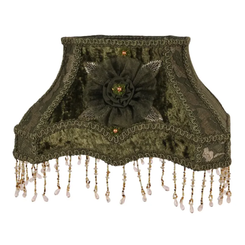Lampenschirm Victorian Rechteckig Grün Samt Fransen 31x24 cm Grüner rechteckiger Samt-Lampenschirm Victorian mit Stoffrose & Perlenfransen, 31x24cm. Barocker Akzent fürs Zuhause.