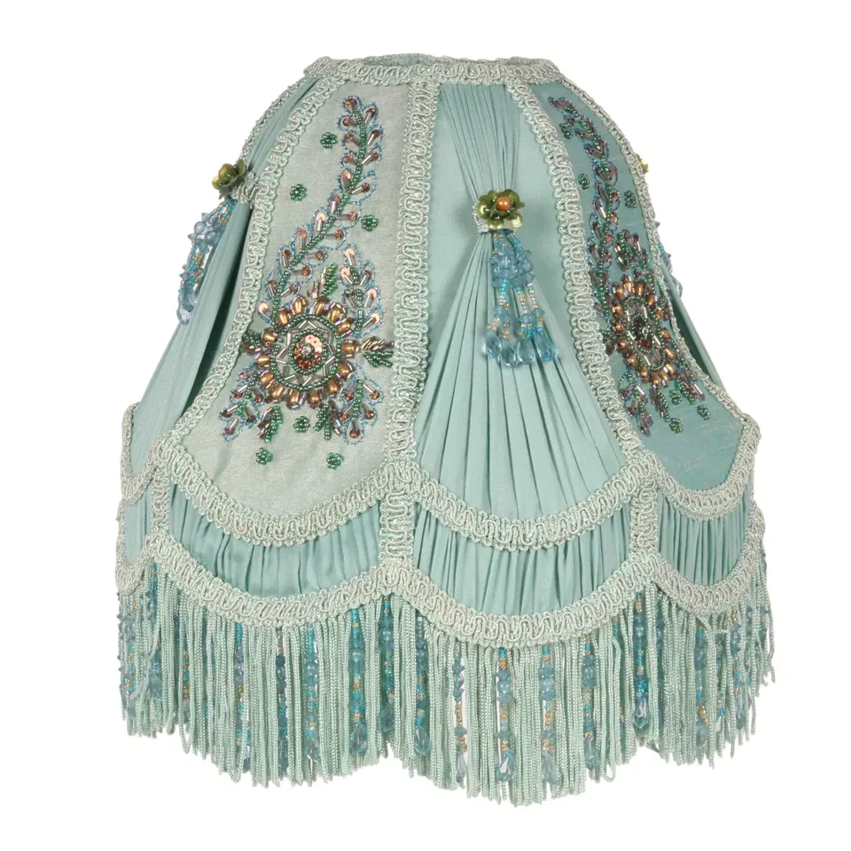 Türkisblauer viktorianischer Kuppel-Lampenschirm mit Stickerei, Fransen &amp; Perlen, ø26cm. Frischer Barock-Akzent fürs Zuhause.