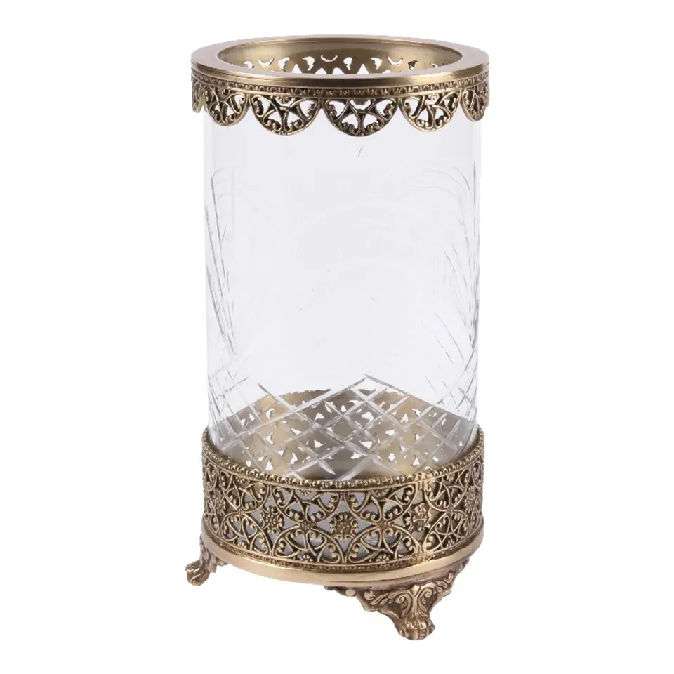 Windlicht Fadida Sturmlaterne Gold Messing Glas 23.5 cm Antikes Messing-Windlicht Fadida mit Schliffglas & Goldborte, 23.5cm. Nostalgische Sturmlaterne fürs Schweizer Zuhause.