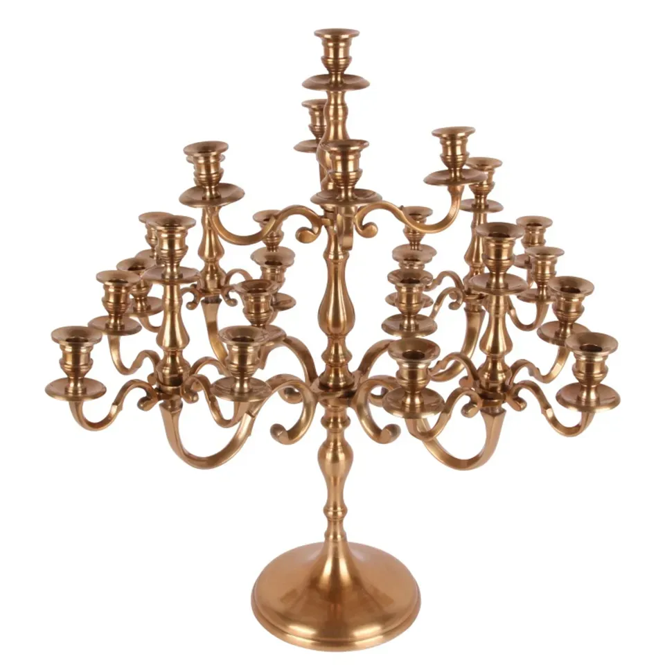 Armleuchter Kerzenständer 25-armig Gold Aluminium 70 cm Goldener Aluminium-Armleuchter 25-armig, 70cm hoch. Prachtvoller Kandelaber Mujeeb für das Schweizer Zuhause.