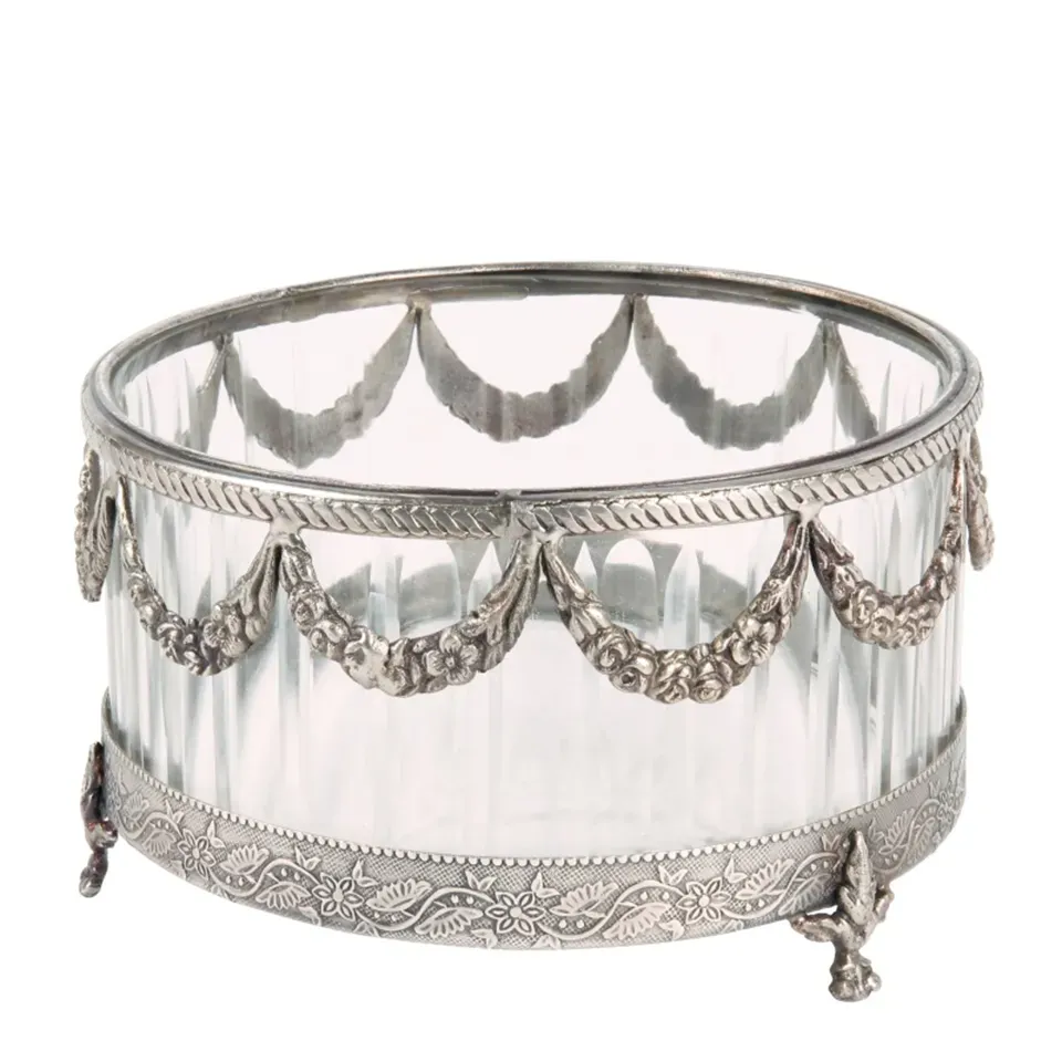 Teelichthalter Schale Silber Messing Schliffglas 10 cm Silberne Barock-Schale aus Messing & Schliffglas mit Girlanden, 10cm. Vielseitiges Deko-Gefäss für Schweizer Räume.