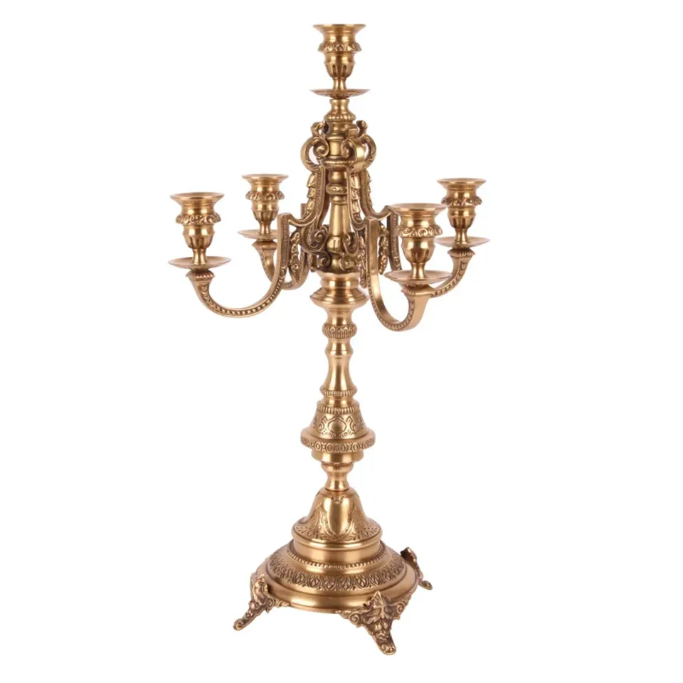 Armleuchter Kerzenhalter 5-armig Gold Messing 53 cm Goldener Messing-Armleuchter 5-armig mit Barock-Ornamenten, 53cm hoch. Edler Kandelaber für das Schweizer Zuhause.