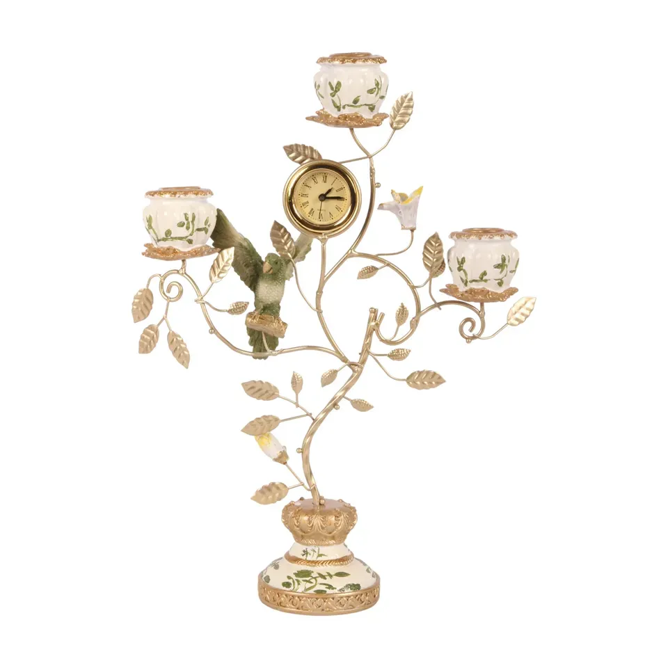 Kerzenständer Papagei mit Uhr 3-armig Grün Gold 32 cm Grün-goldener Papageien-Kerzenhalter 3-armig mit Uhr aus Kunstharz, 32cm. Barock-Deko fürs Schweizer Zuhause.