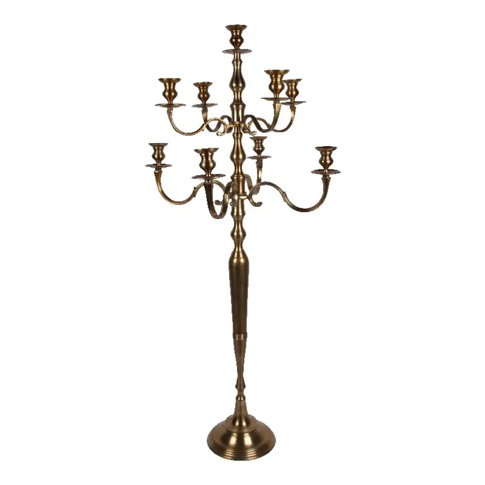 Imposanter Armleuchter Kerzenständer Kandelaber 9-armig Gold Aluminium 182 cm Imposanter goldener Aluminium-Standkerzenständer 9-armig, 182cm hoch. Barocker Bodenkandelaber mit geschwungenen Armen.