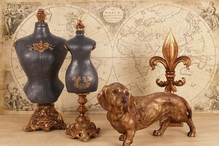 Fleur-de-lis auf Sockel Polyresin Gold 38x15,5 cm