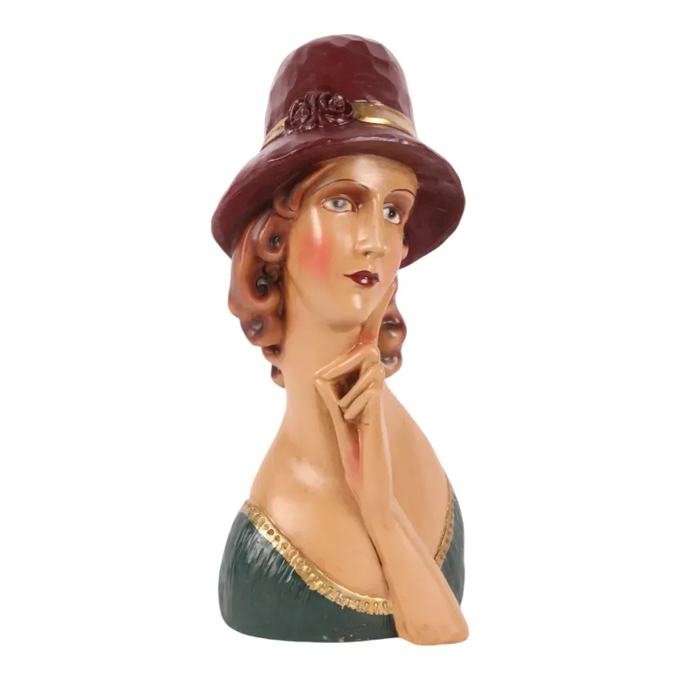 Büste einer Frau mit Hut Art Déco Stil, Polyresin Braun 44,5 cm Büste einer Frau mit Hut, Skulptur, Polyresin, braun, 44,5x20x12cm im nostalgischen Art Déco Stil.
