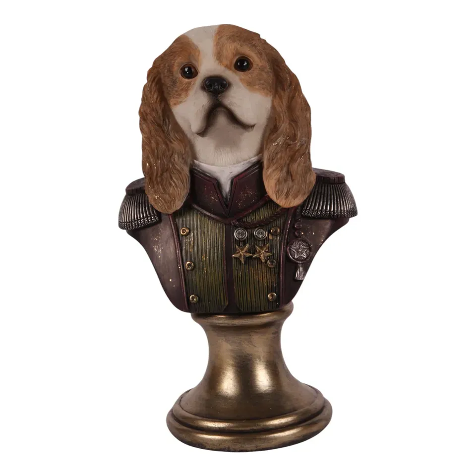 Hundebüste Spaniel, Skulptur, Polyresin, braun, 23x14x11cm im historischen Uniform-Stil.