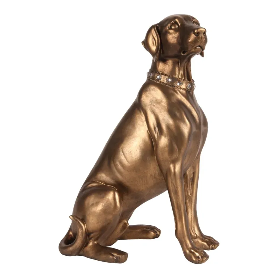 Hundestatue Weimaraner, Sitzender Hund, Polyresin, gold, 39x26x19cm im edlen Barock-Stil.