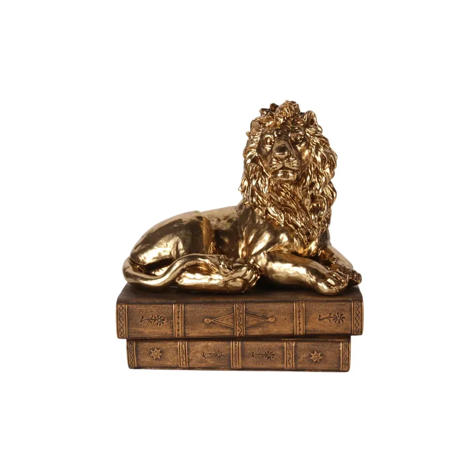 Löwe auf Büchern II, Skulptur, Polyresin, gold/braun, 21x13,5x19,5cm im klassischen Barock-Stil.