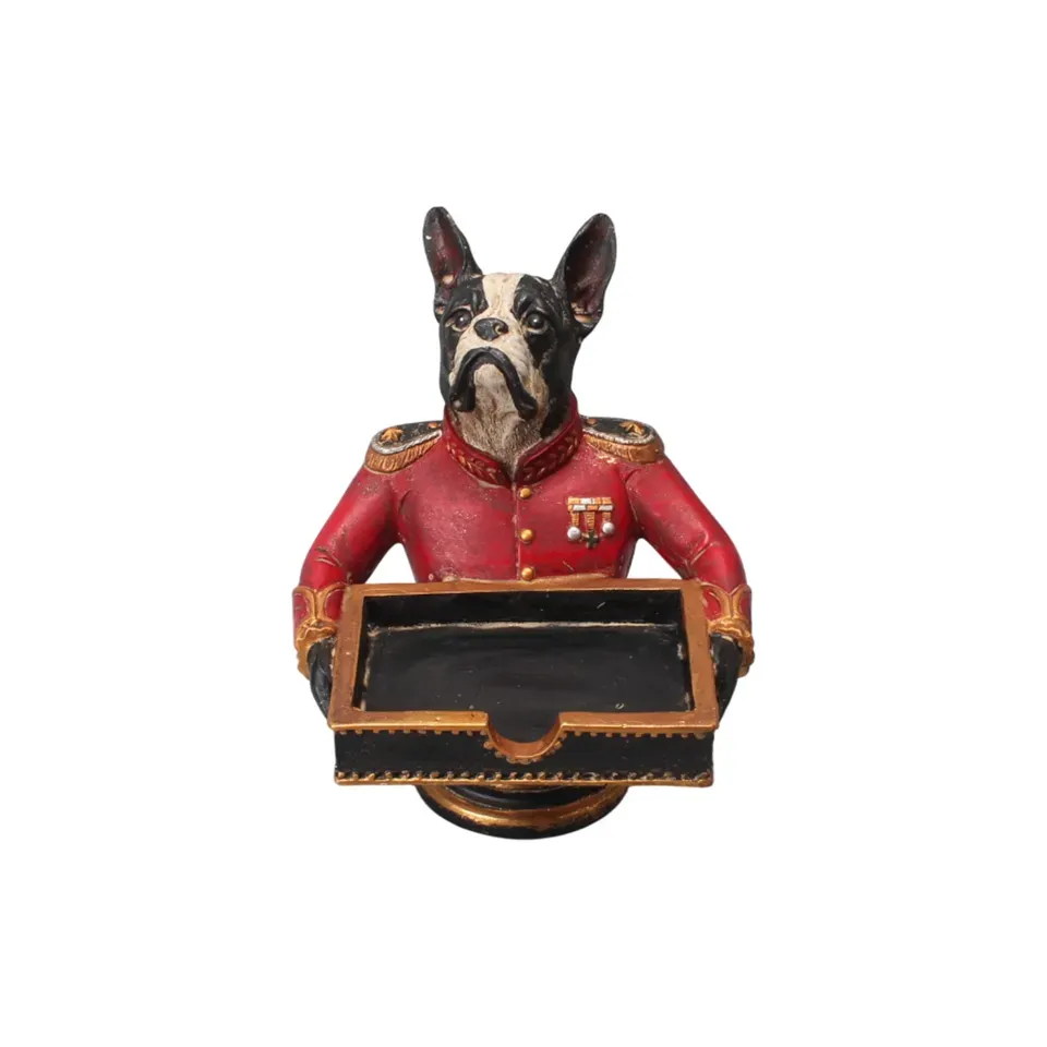 Hundefigur mit Tablett Polyresin Rot 18 cm Hundefigur mit Tablett, Offizier Skulptur, Polyresin, rot/gold, 18x14x13cm im historischen Uniform-Stil.