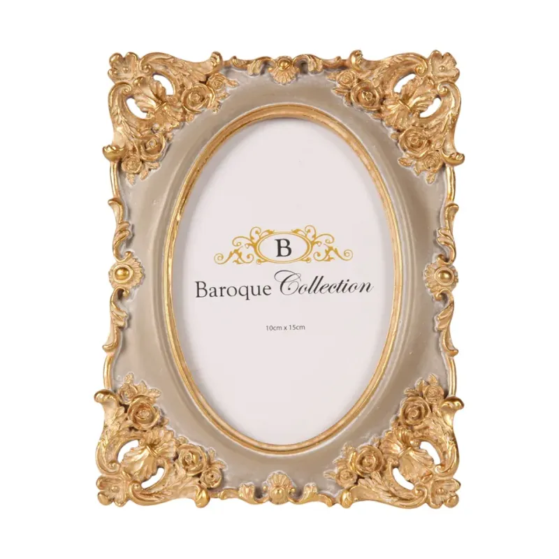 Bilderrahmen Taupe 10 x 15 cm aus Kunstharz mit Rosendekor Taupefarbener Bilderrahmen aus Kunstharz für Fotos 10 x 15 cm mit ovalem Bildausschnitt und goldenen Rosenornamenten