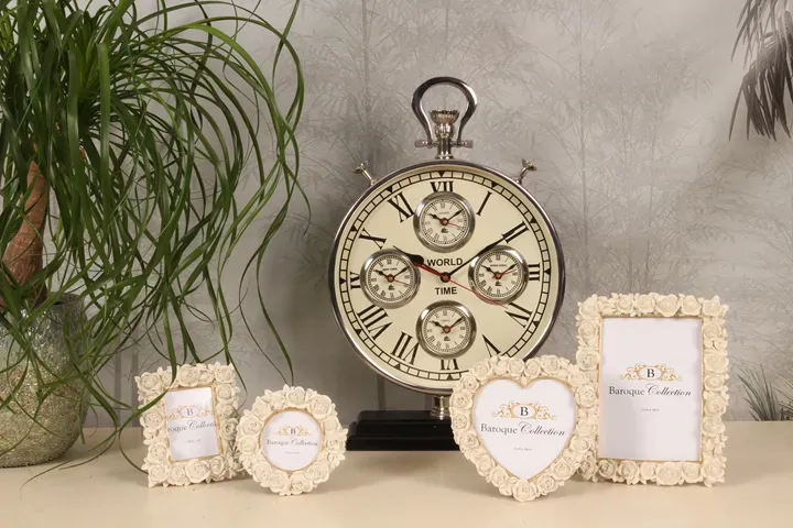 Runder Bilderrahmen Creme 7,7 x 7,7 cm aus Kunstharz mit Rosen