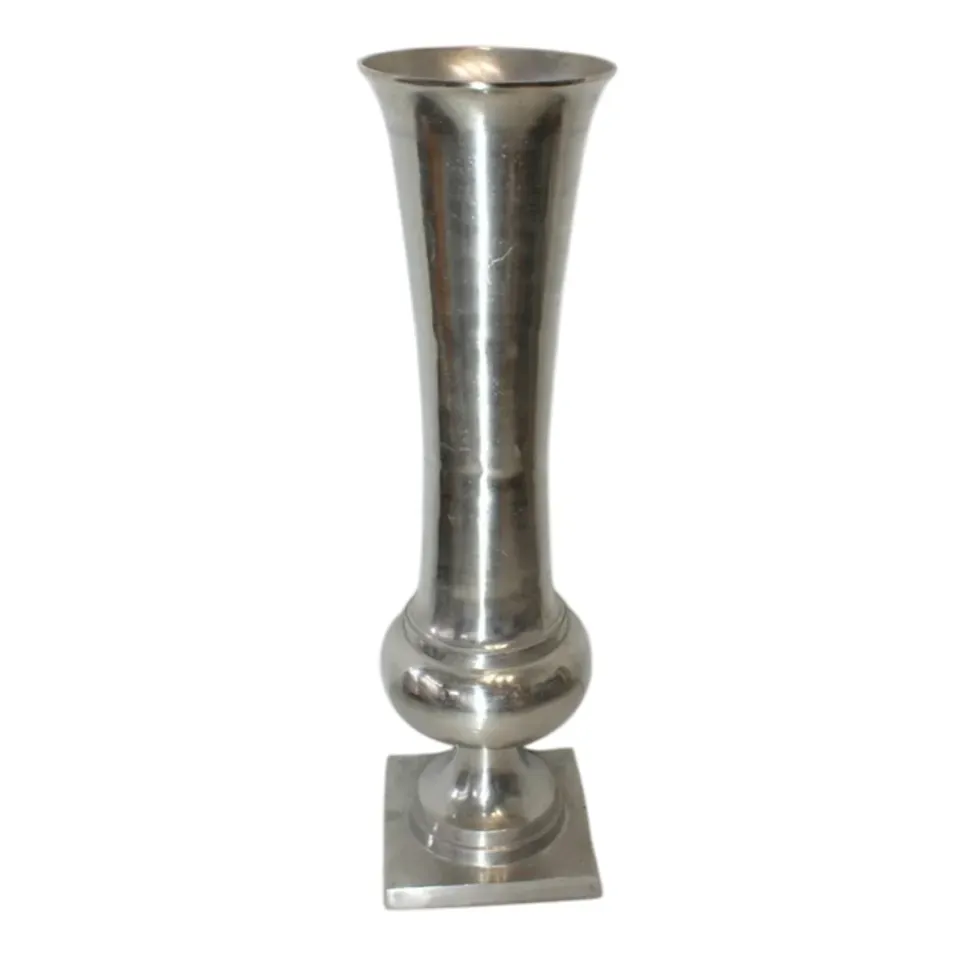 Vase 123 cm Silber aus Aluminium in Nickel Optik Silberne Aluminiumvase 123 cm in Nickel Optik mit quadratischem Standfuss
