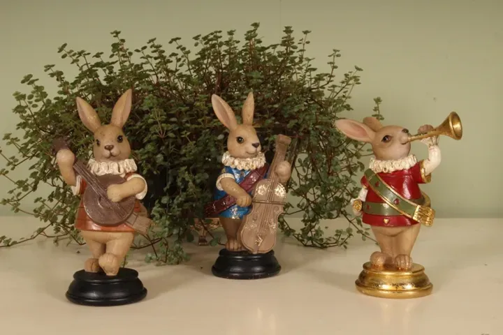 2er Set Hasenfiguren Musiker aus Polyresin, braun, 16 cm