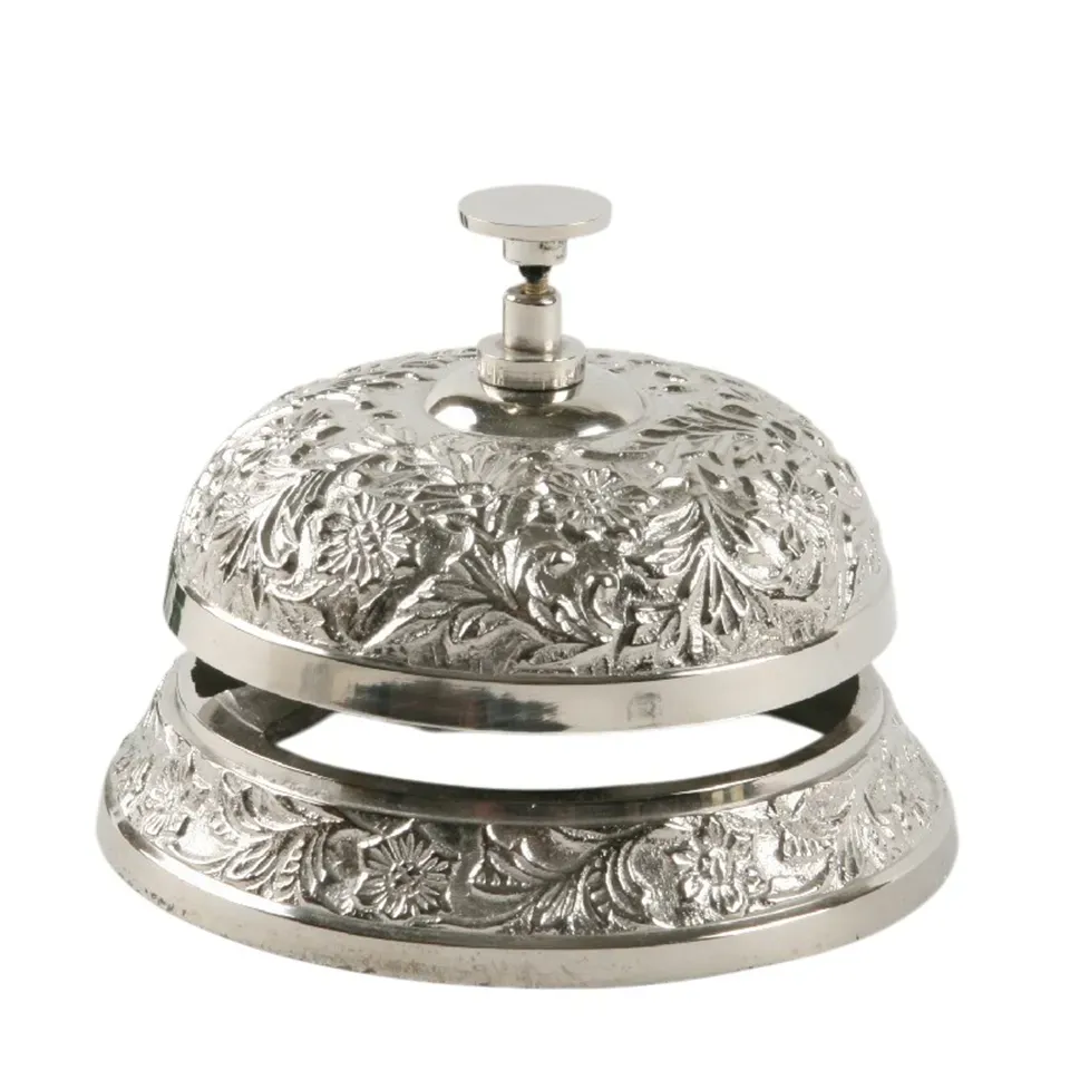 Tischglocke, Hotelglocke aus Messing, Ø 11 cm, silberfarben Silberne Tischglocke aus Messing mit floralen Verzierungen und Druckknopf