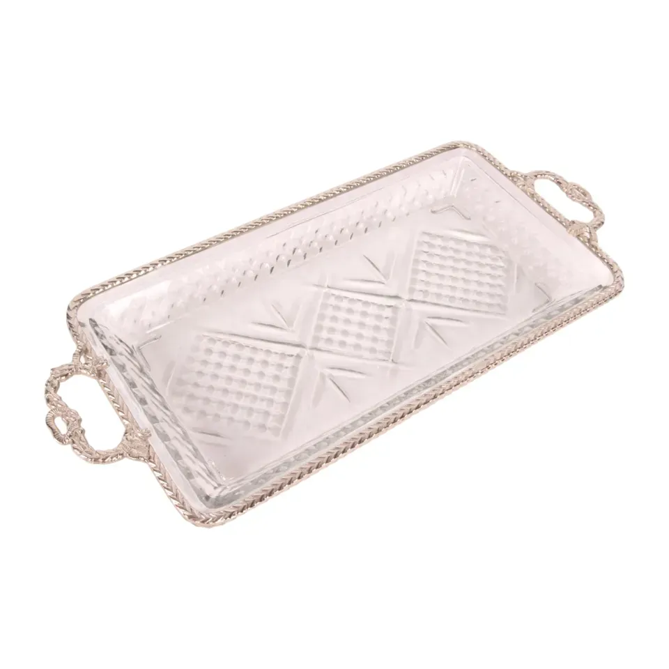 Rechteckiges Tablett mit Griffen aus Messing und Glas, 38 cm Rechteckiges Tablett aus Glas mit zwei silberfarbenen Griffen und verziertem Rand