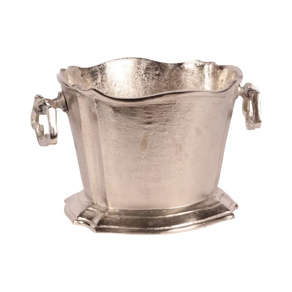 Weinkühler 24 cm, Silber, aus Aluminium Silberfarbener Weinkühler aus Aluminium mit geschwungenem Rand und seitlichen Griffen