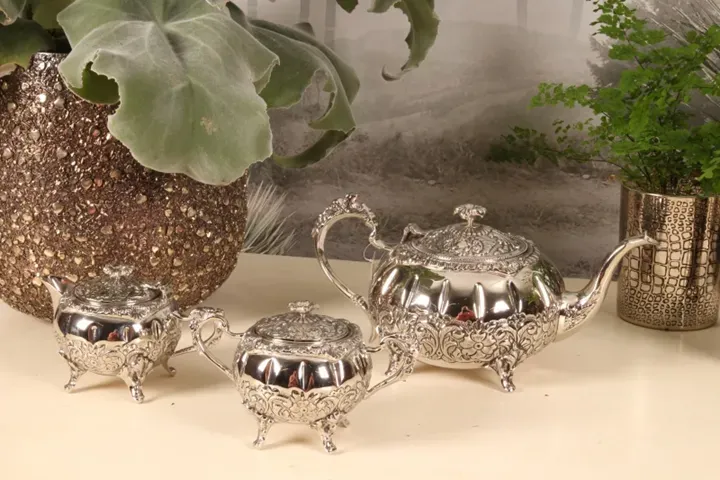 Handgefertigtes Teeservice 3-teilig aus Messing, Silber