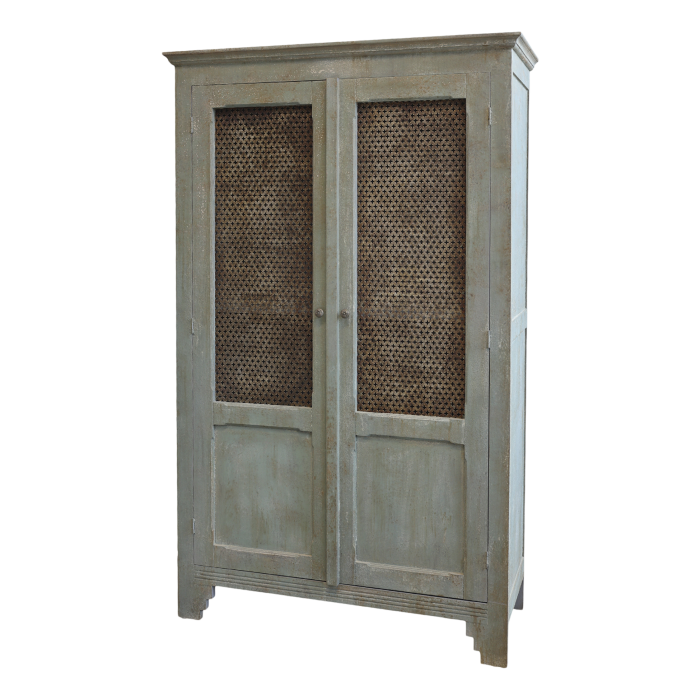 Alter französischer Wäscheschrank, antik opal, 184 cm Alter französischer Wäscheschrank in Antik opal mit zwei Türen und dekorativen Gittereinsätzen.