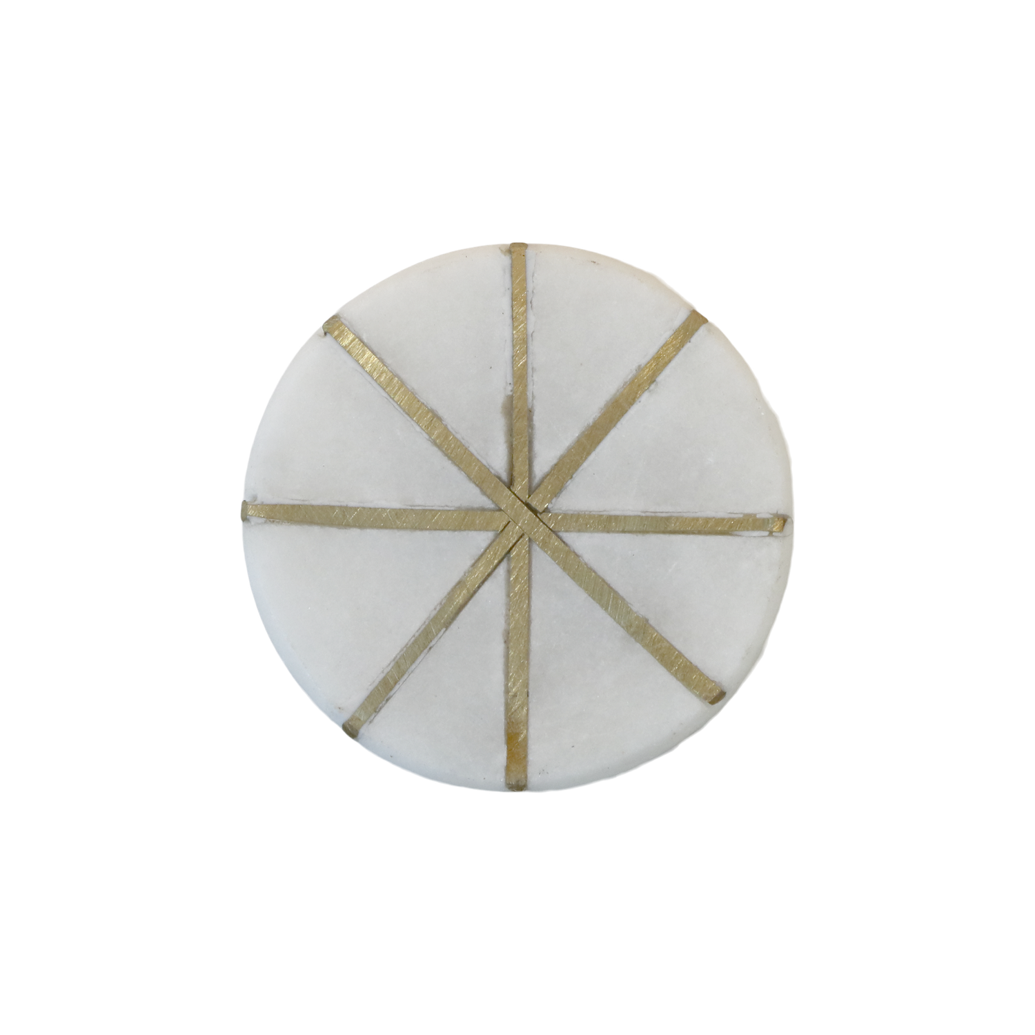 Weisser Möbelgriff aus Marmor mit goldfarbenen Messingdetails, Durchmesser 4 cm.