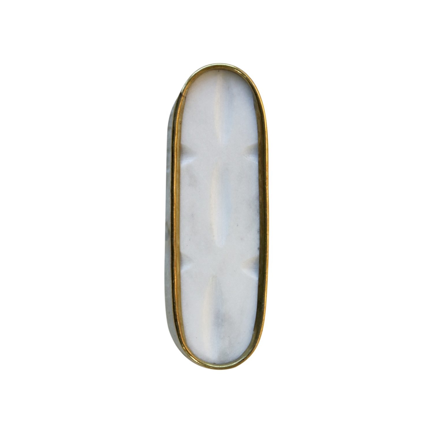 Möbelgriff mit Messingkante, weiss, H1,5/L5,5 cm Weisser Möbelgriff aus Polyresin, Marmor und Messing mit Messingkante, H1,5/L5,5 cm.