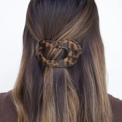 Medium Flat Round Hair Clip, Tortoise