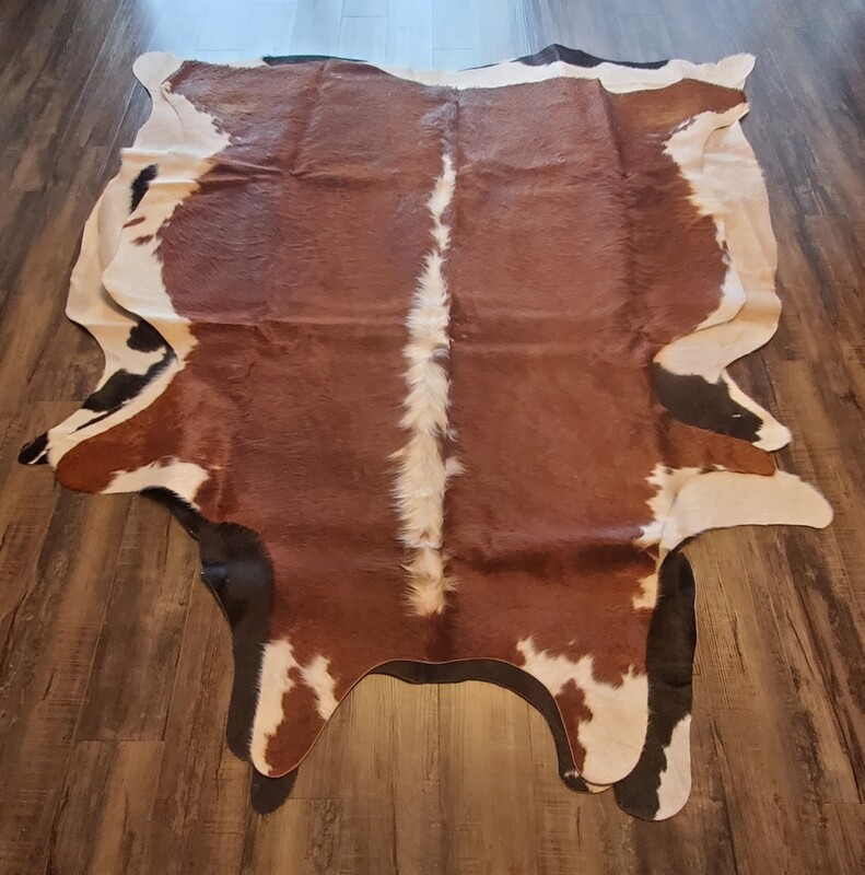 Brown and white art.1