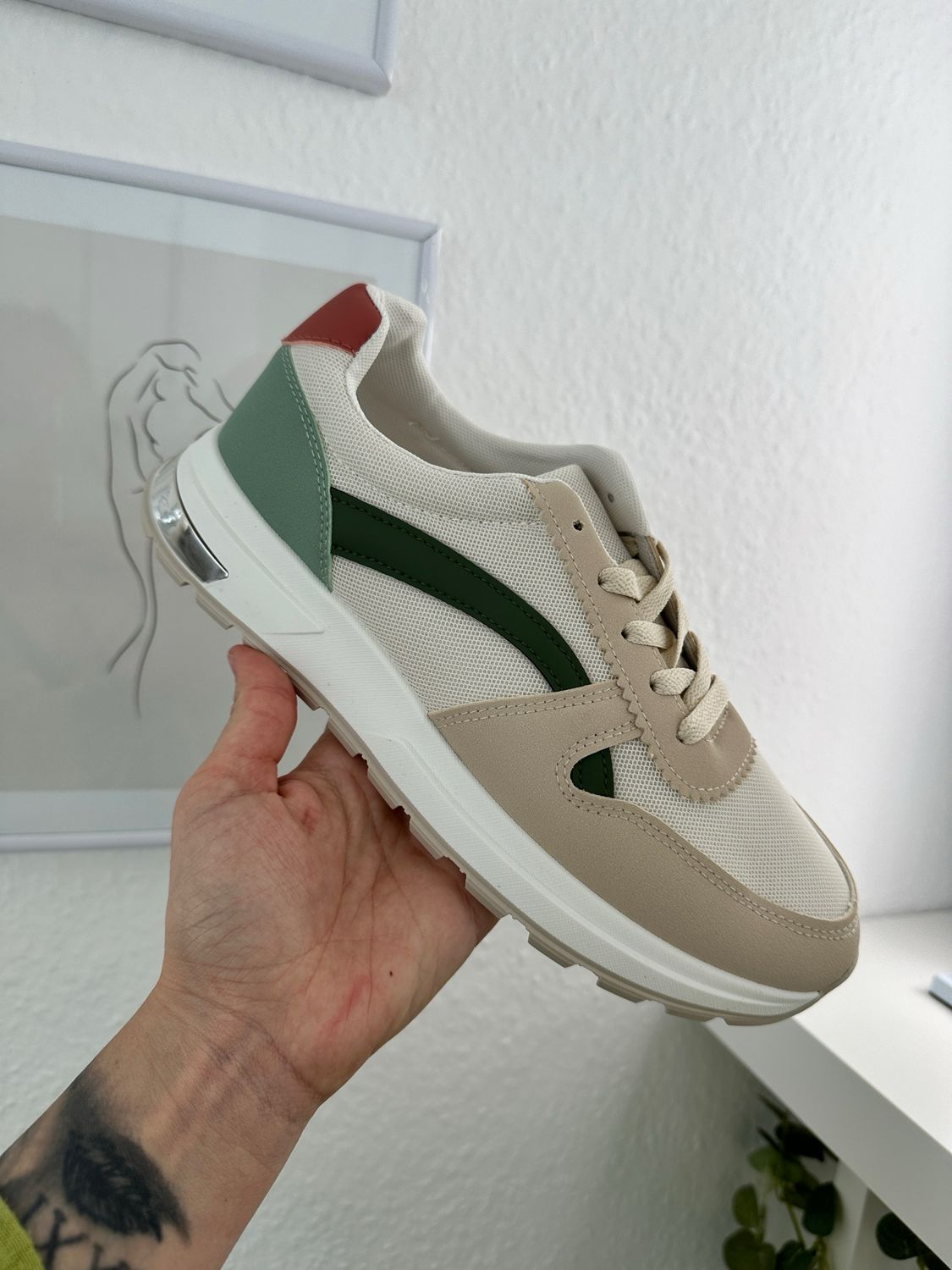 Sneaker