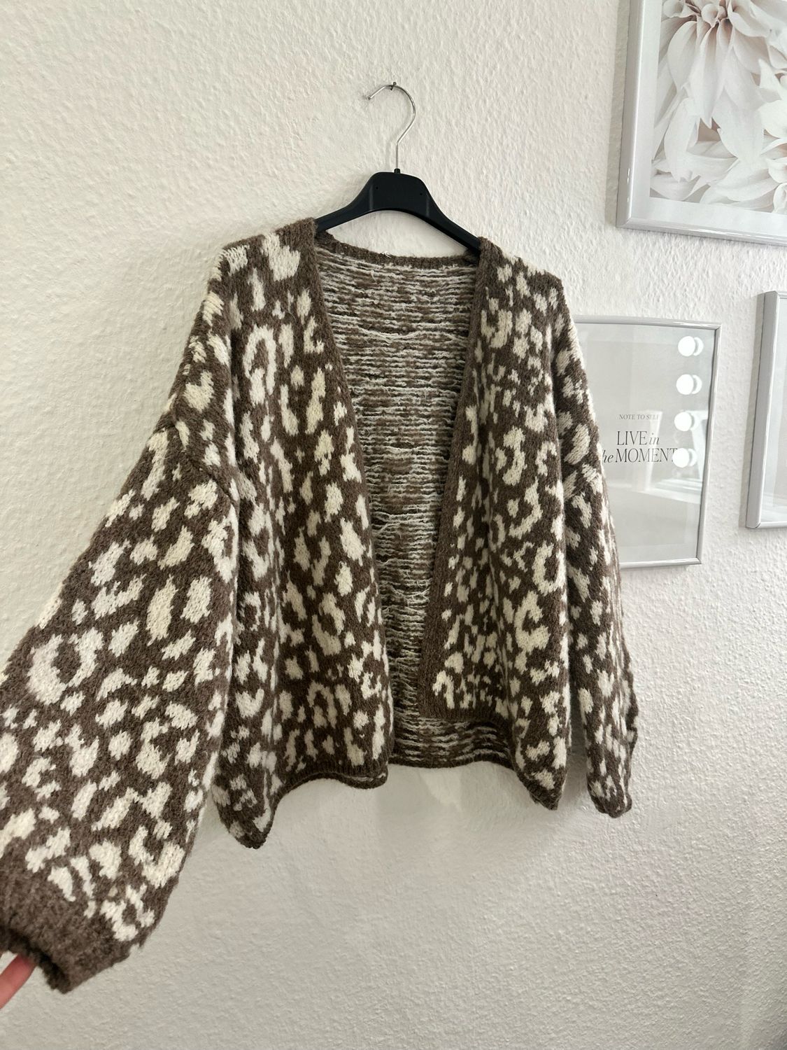 Leo Cardigan