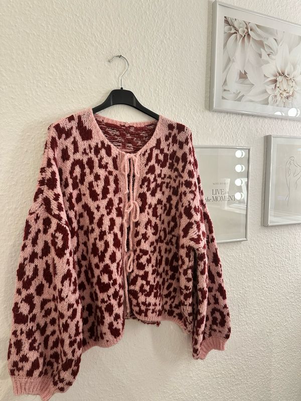 Leo Cardigan