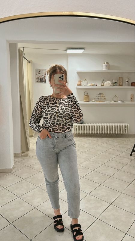 Leo Basic