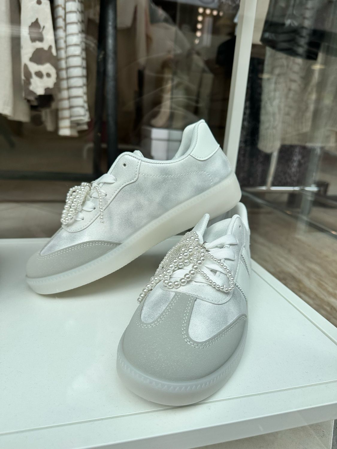 Sneaker