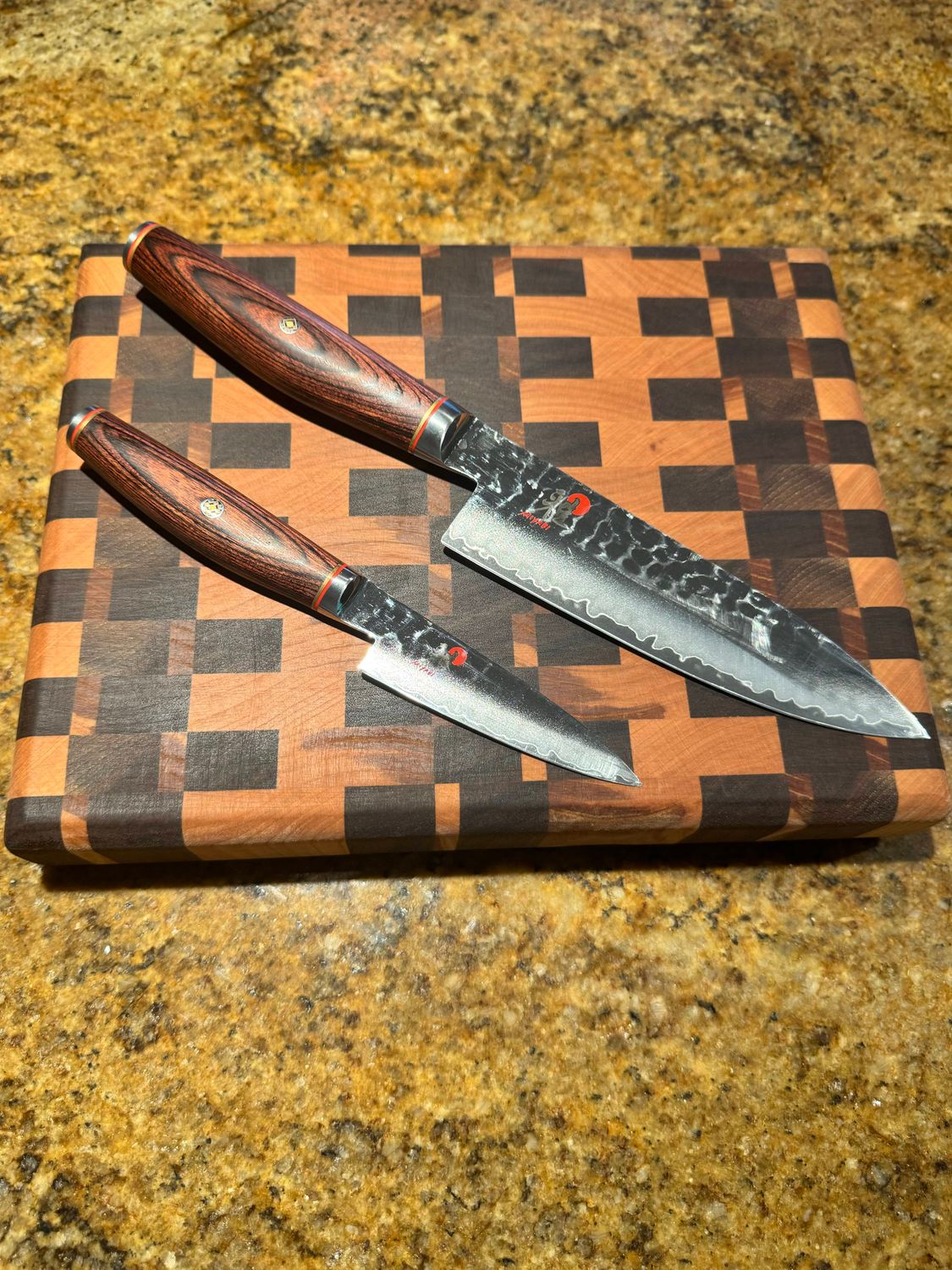 End grain cutting board