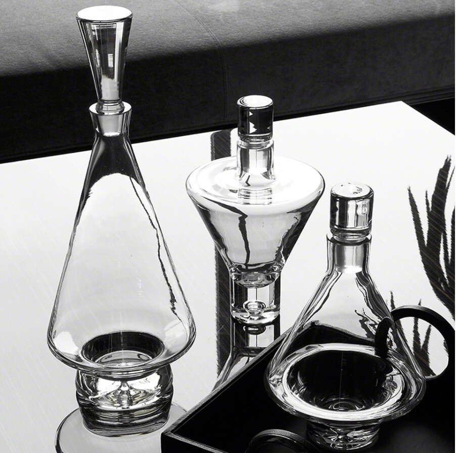 HIGH SHOULDER DECANTER