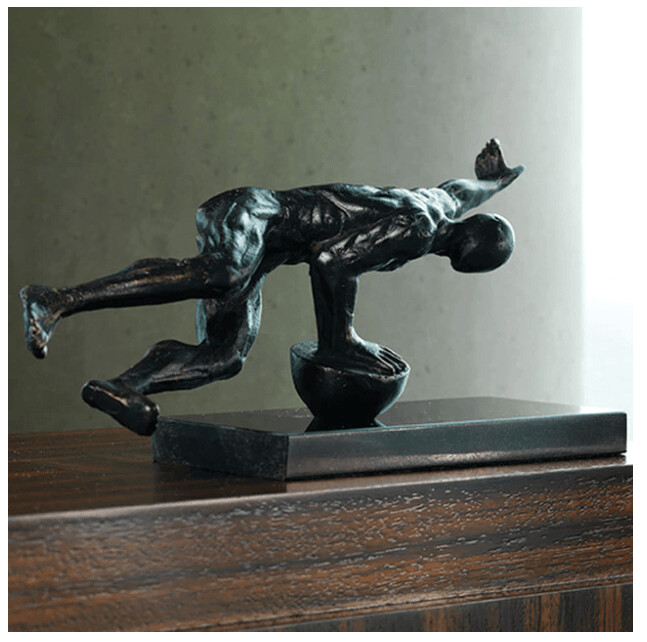 PUSH UP SCULPTURE