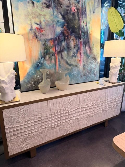 FAUX CROCODILE CREAM BUFFET