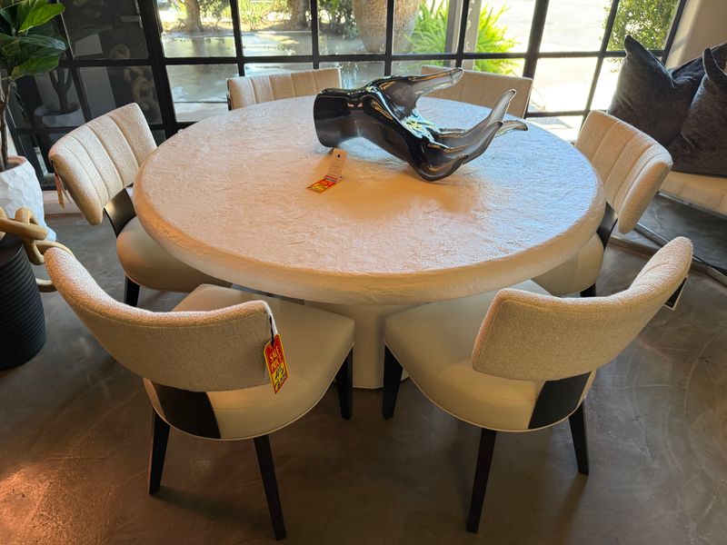PEBBLE DINING TABLE