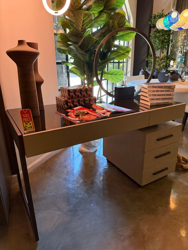 CHAMP WRITING DESK