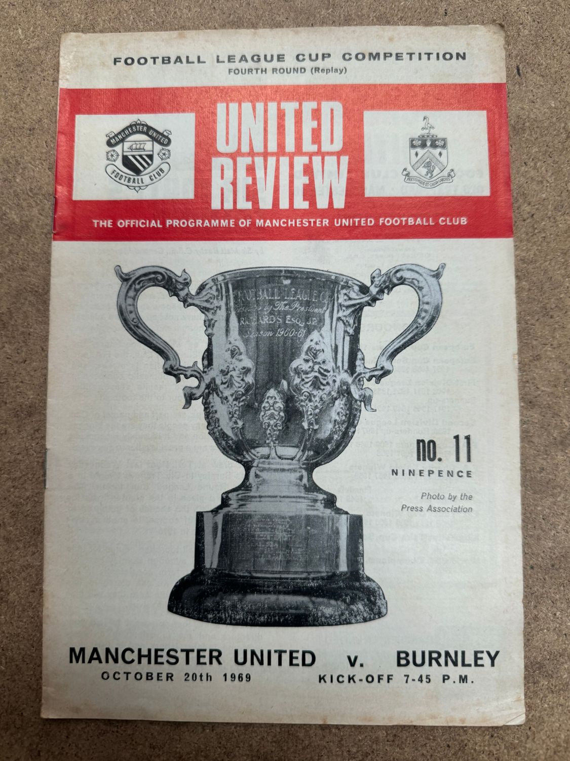 Manchester United v Burnley - 20/10/69
