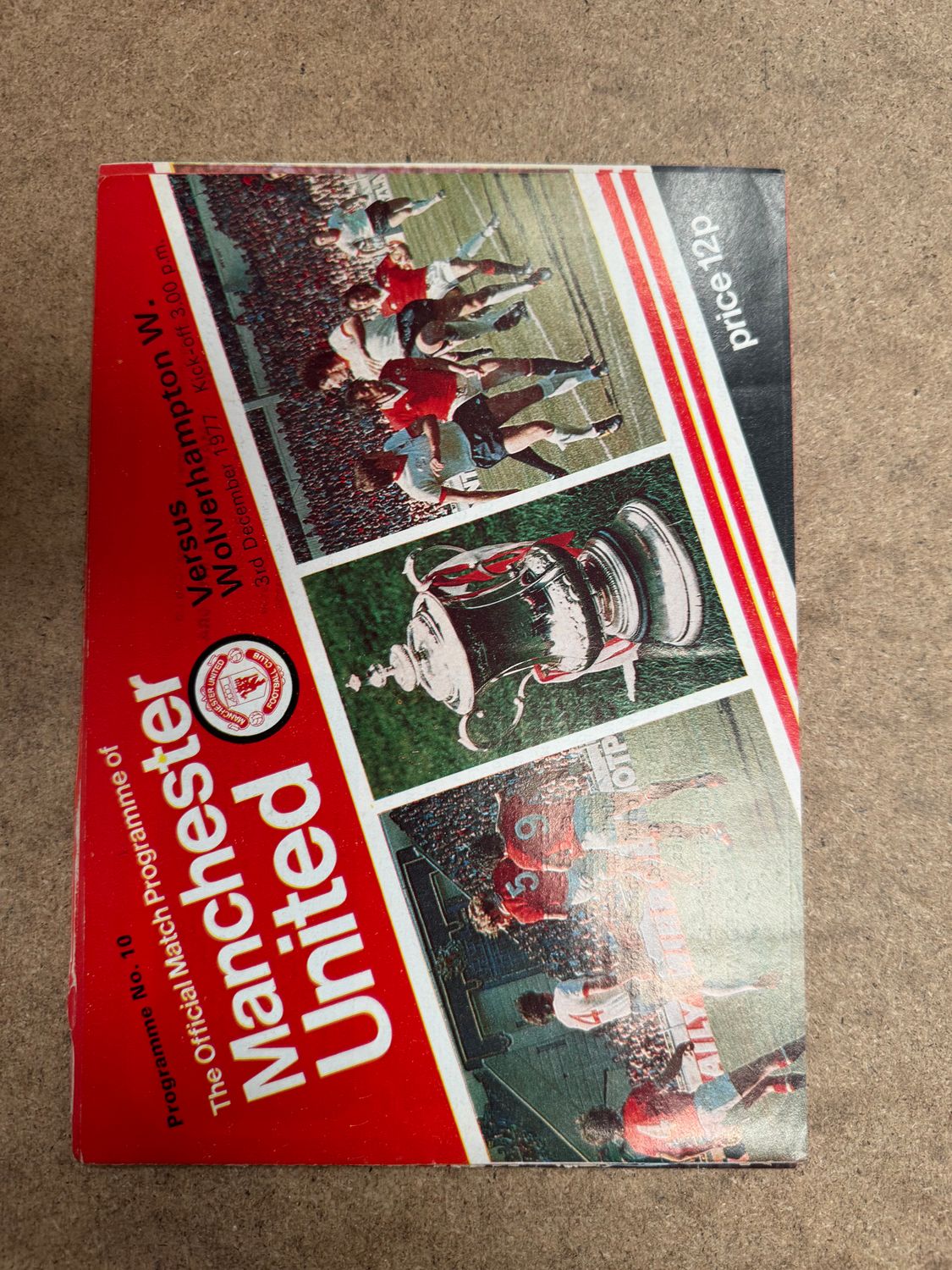 Manchester United v Wolves - 3/12/77
