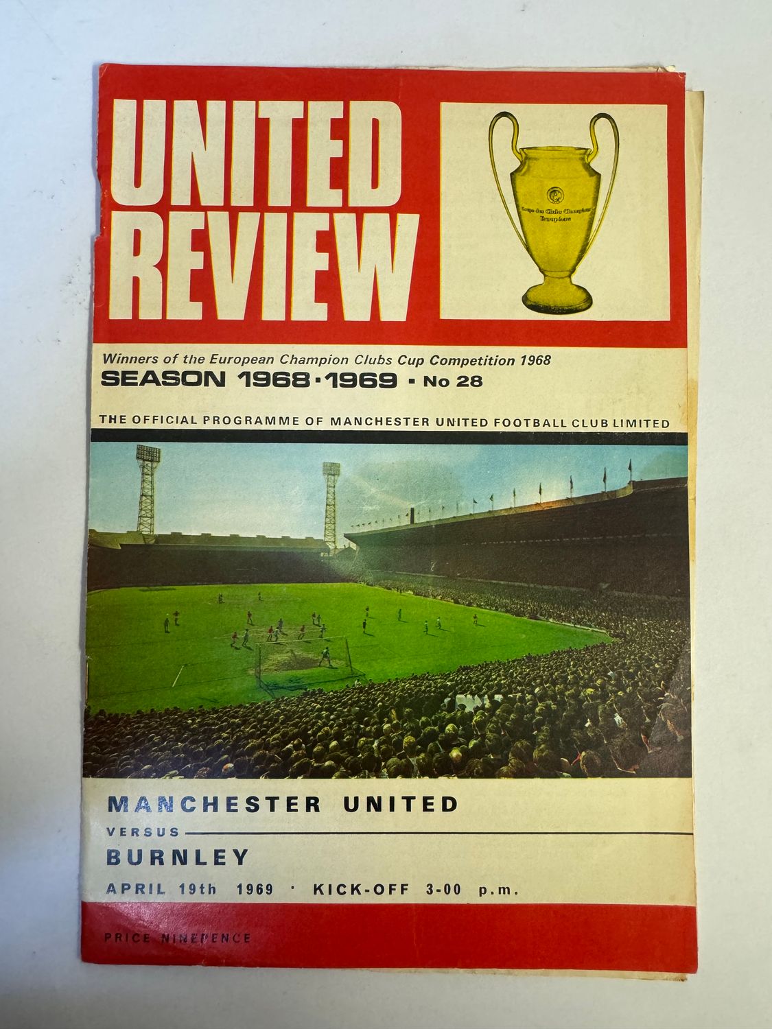 Manchester United v Burnley - 19/4/69