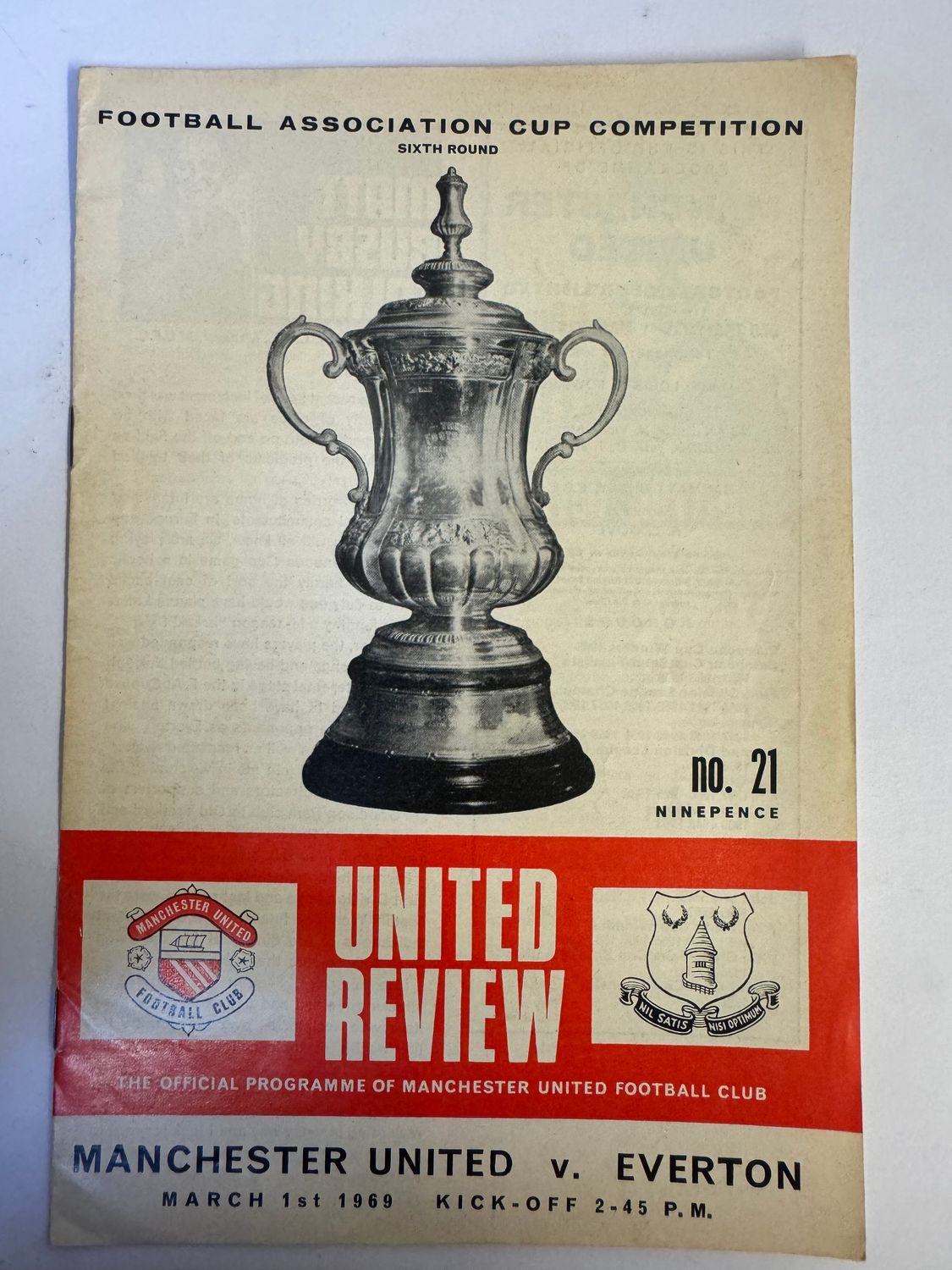 Manchester United v Everton - 1/3/69