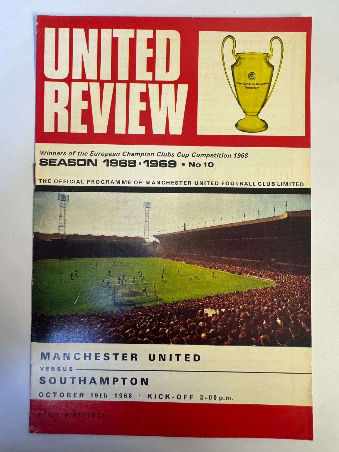 Manchester United v Southampton - 19/10/68