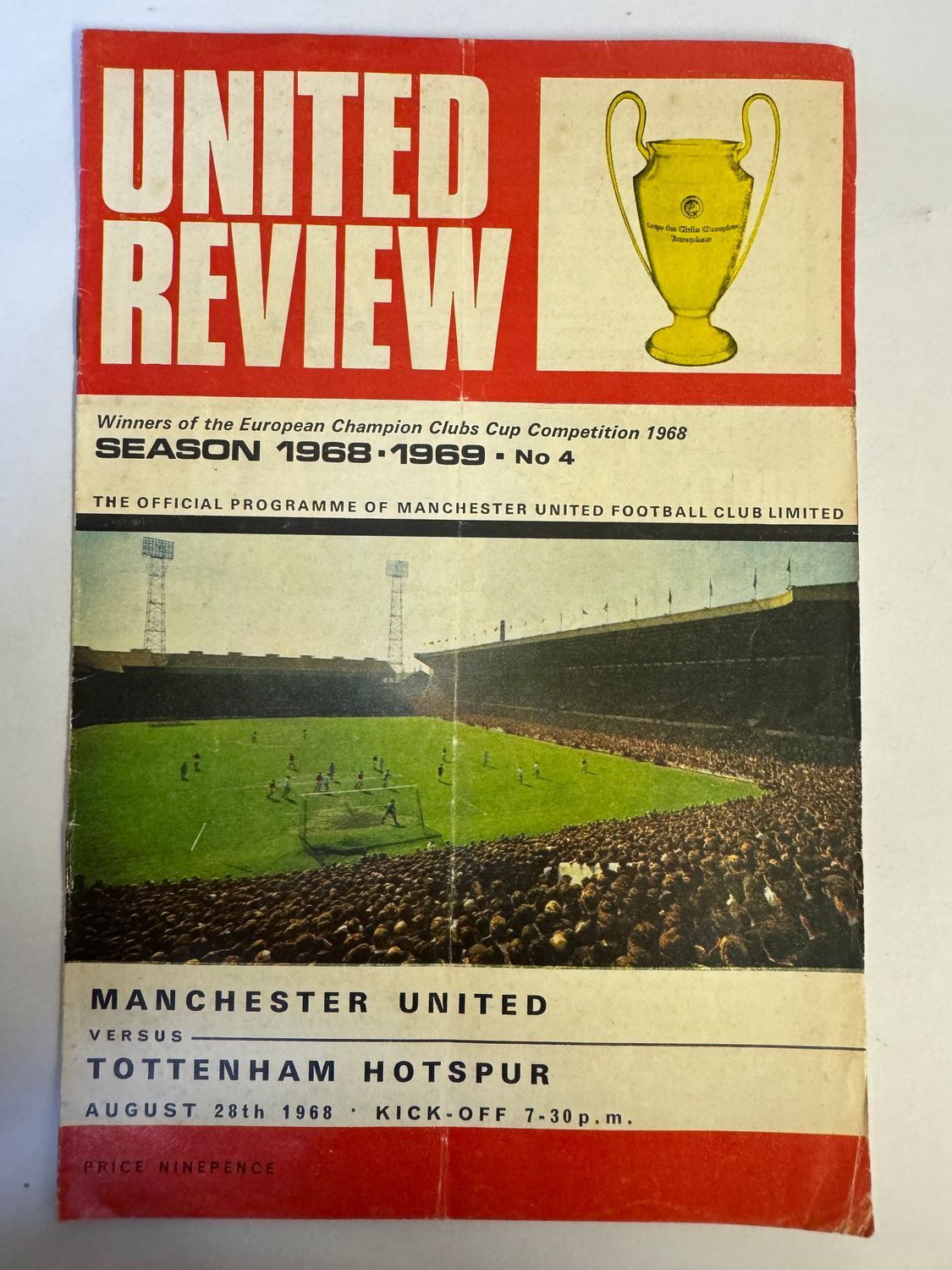 Manchester United v Tottenham Hotspur - 28/8/68