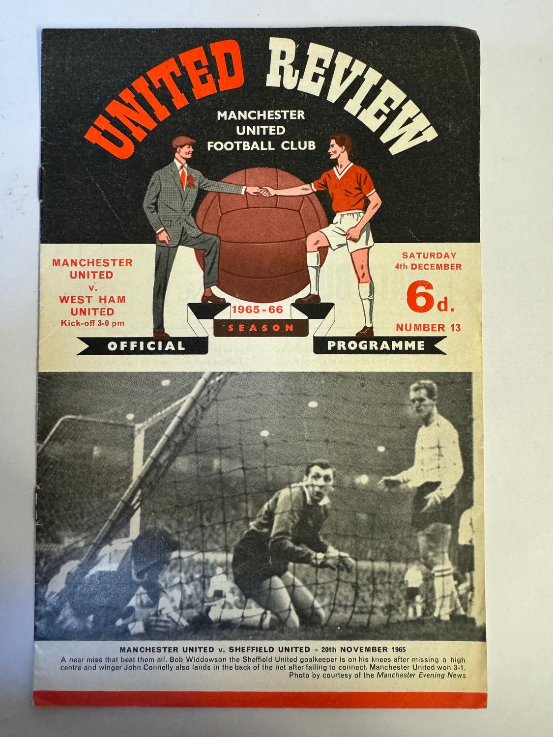 Manchester United v West Ham - 4/12/65