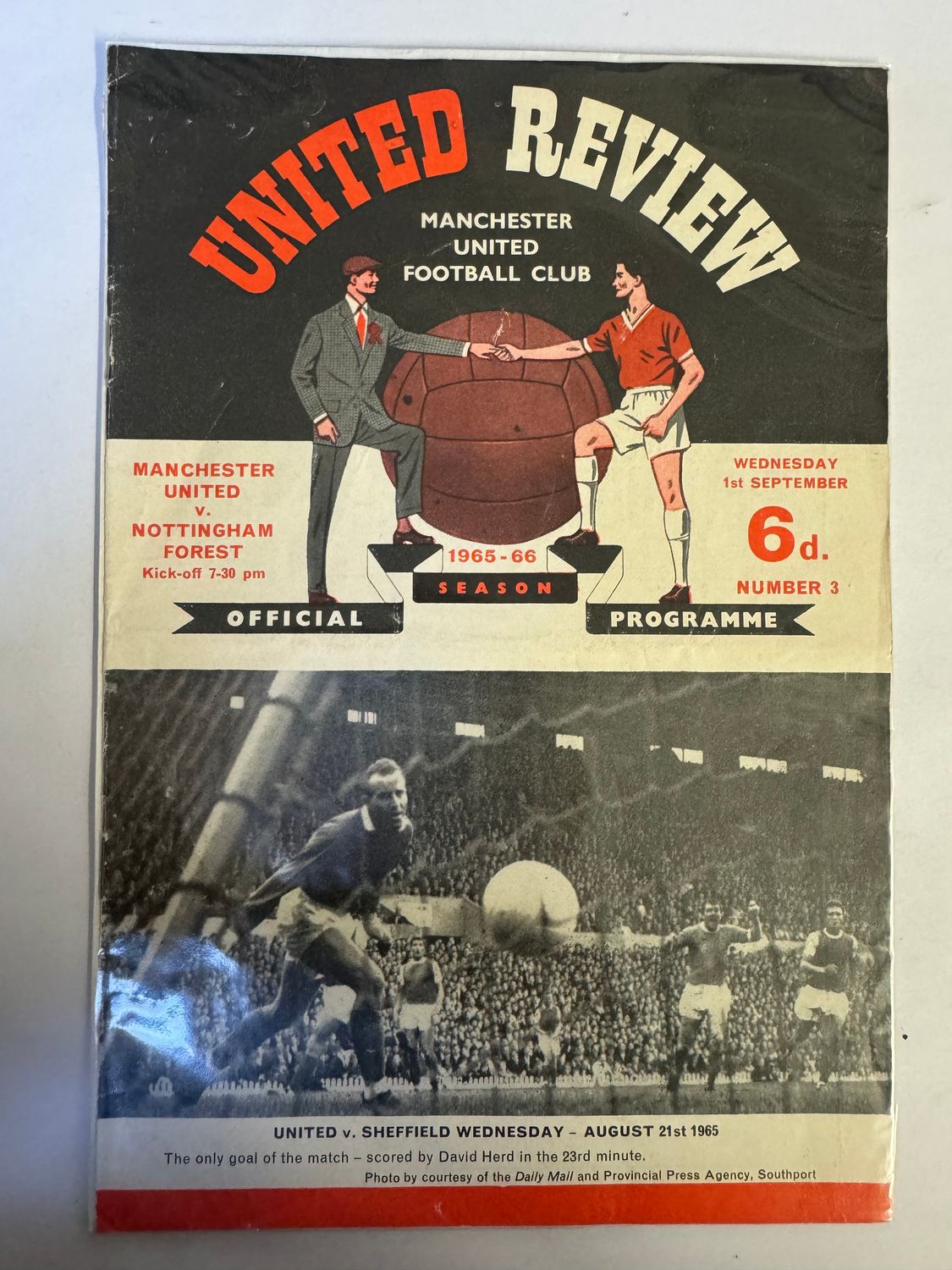 Manchester United v Nottingham Forest - 1/9/65